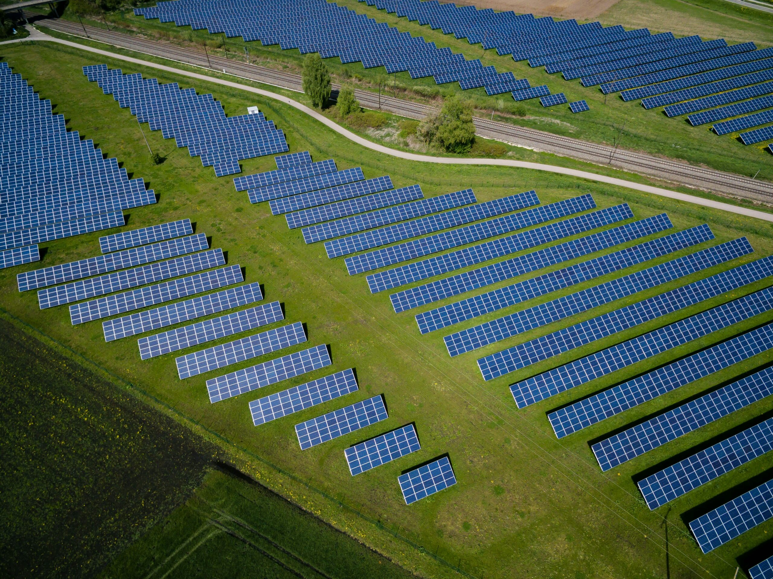 EAC vs PPA : Quelle stratégie choisir pour votre approvisionnement en électricité verte ?
